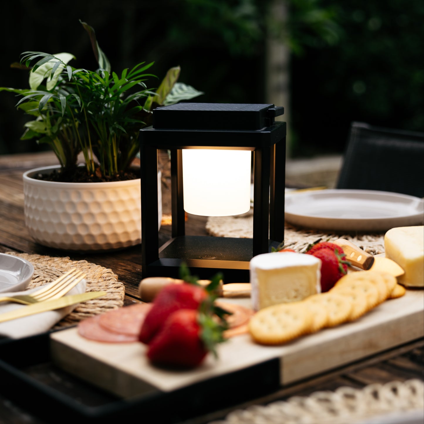 Outdoor Table Lantern | 18 LED