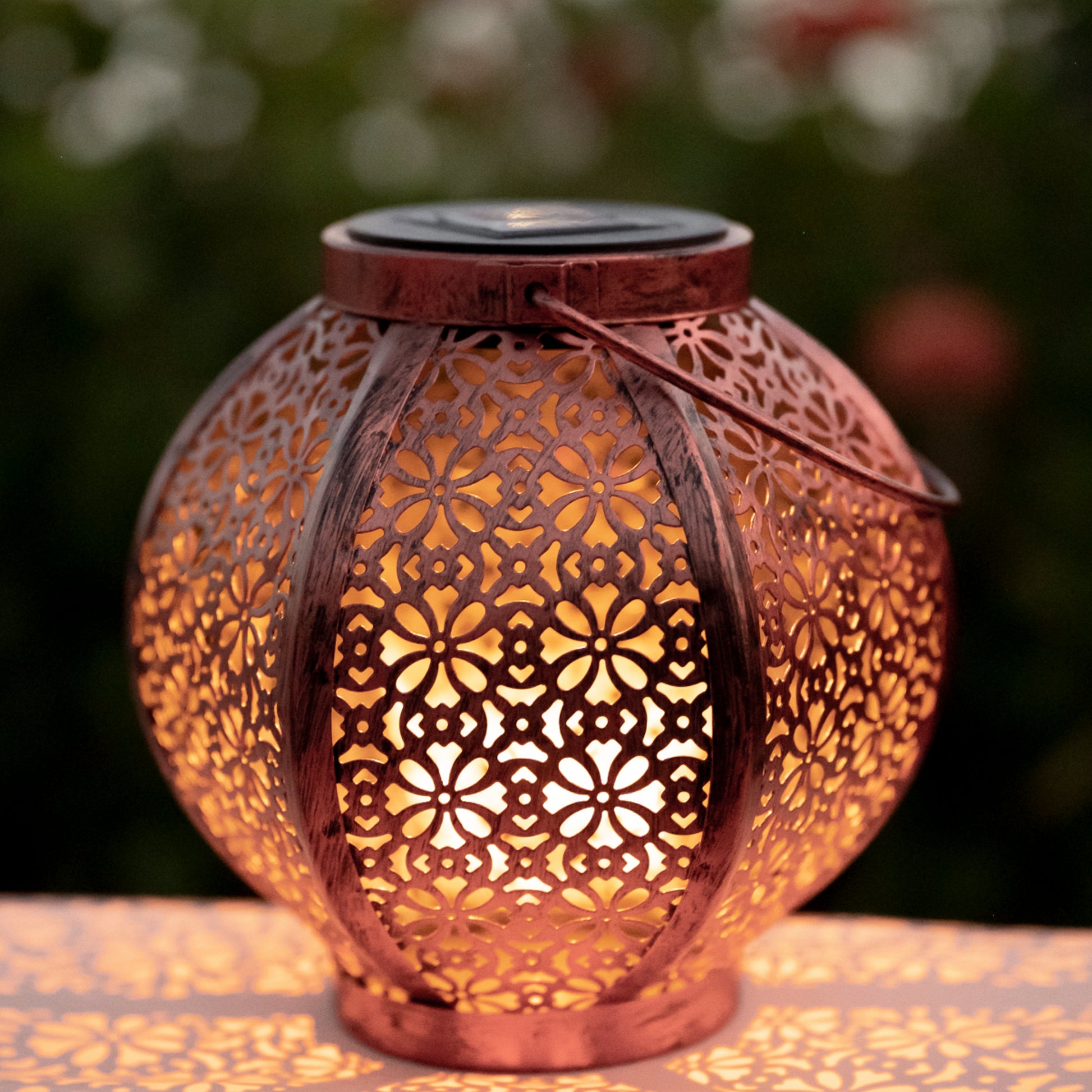 moroccan solar lantern emitting pattern