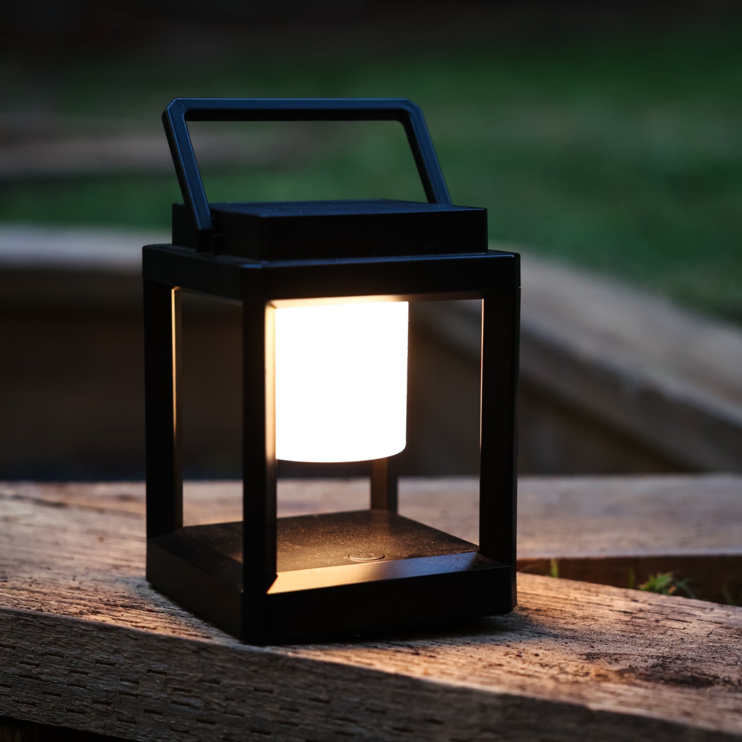 Outdoor Table Lantern | 18 LED